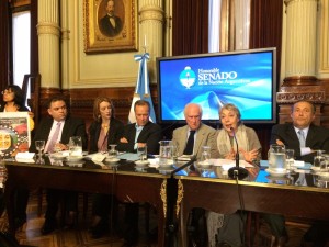 Diretora da 350.org Brasil, Nicole Figueiredo de Oliveira, e o Coordenador da COESUS, Juliano Araújo, participavam do encontro suspenso pela ameaça de bomba no Senado Federal.